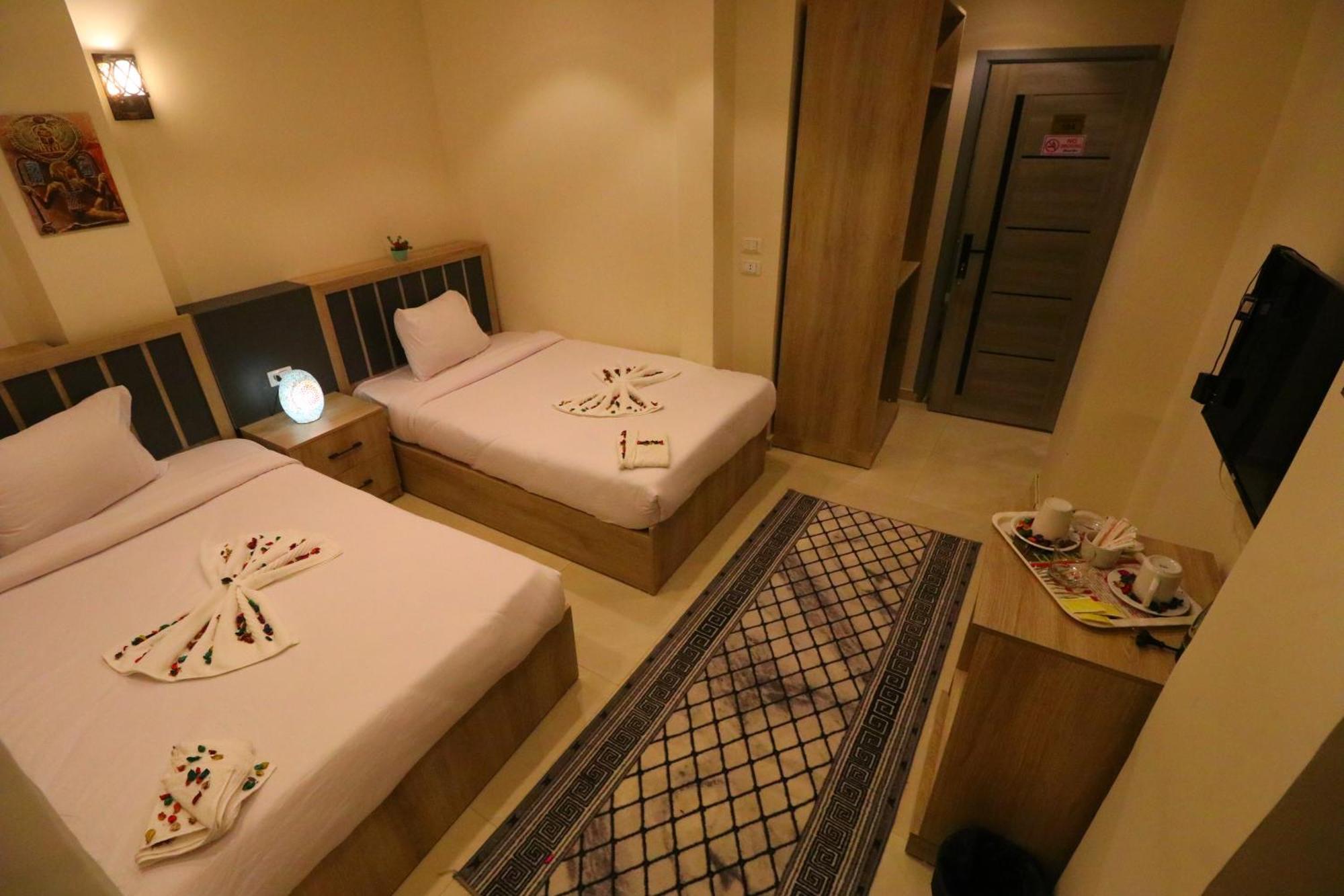 Hotel Loca Pyramids View 3*