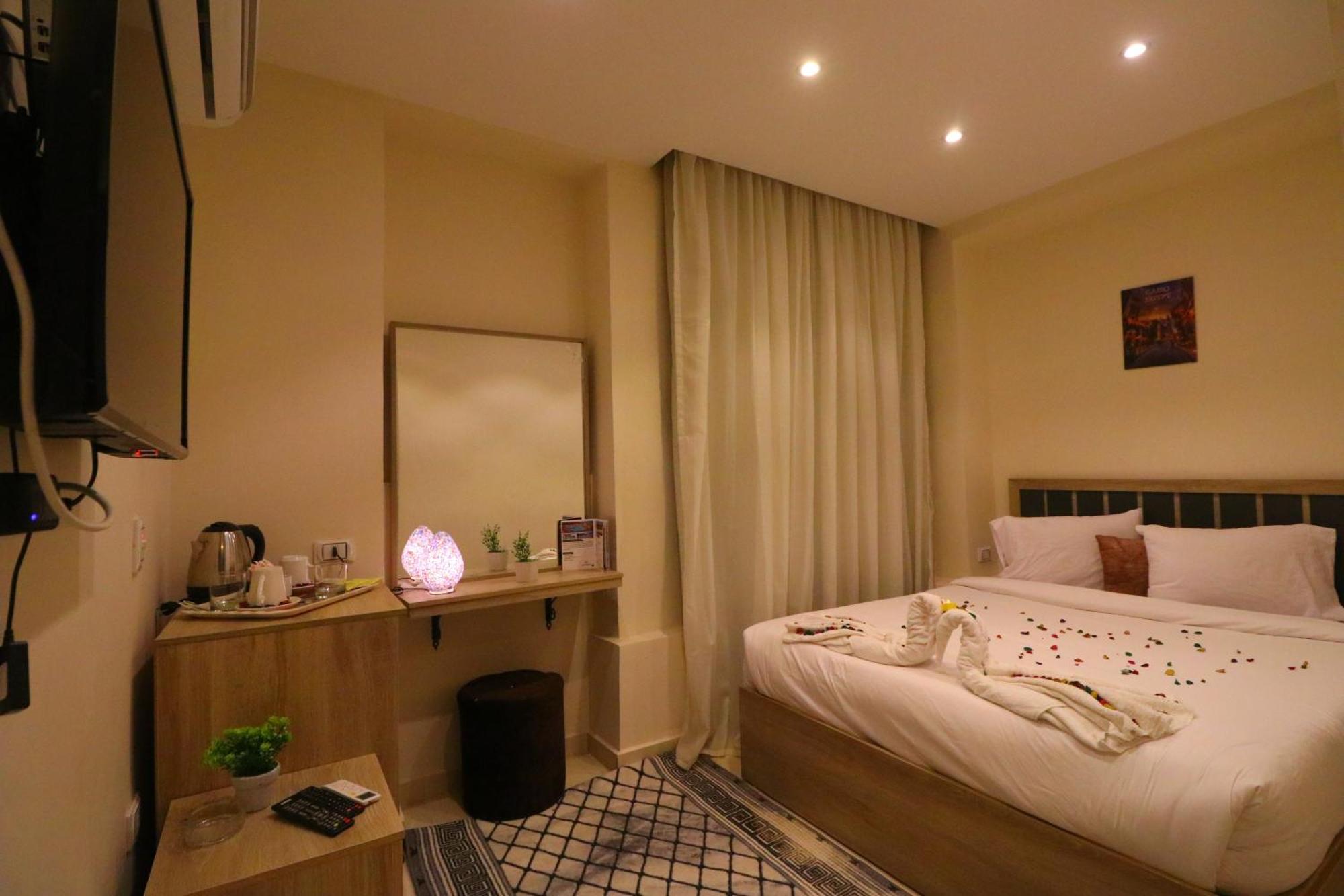 Loca Pyramids View 3* Cairo