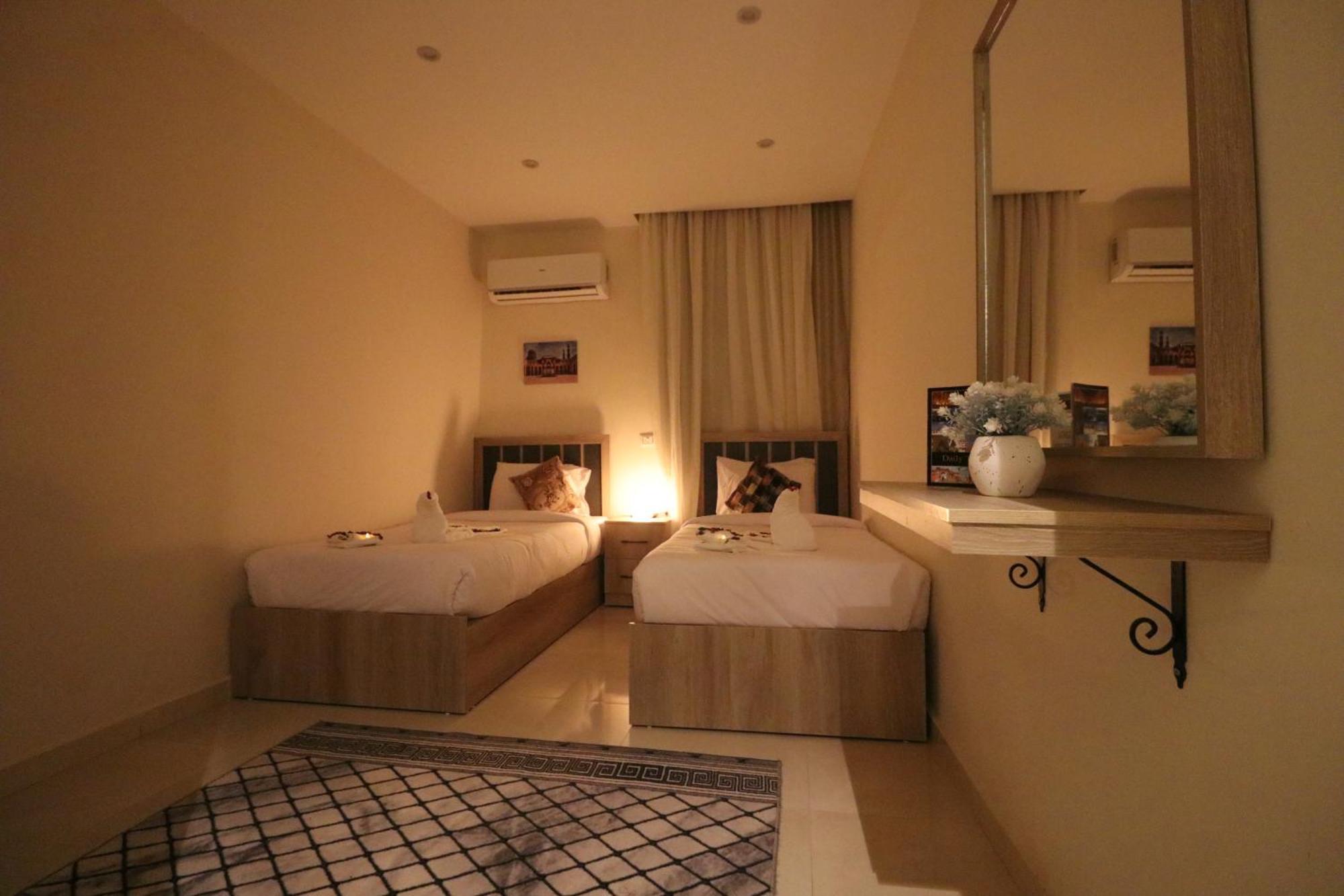 Loca Pyramids View 3*