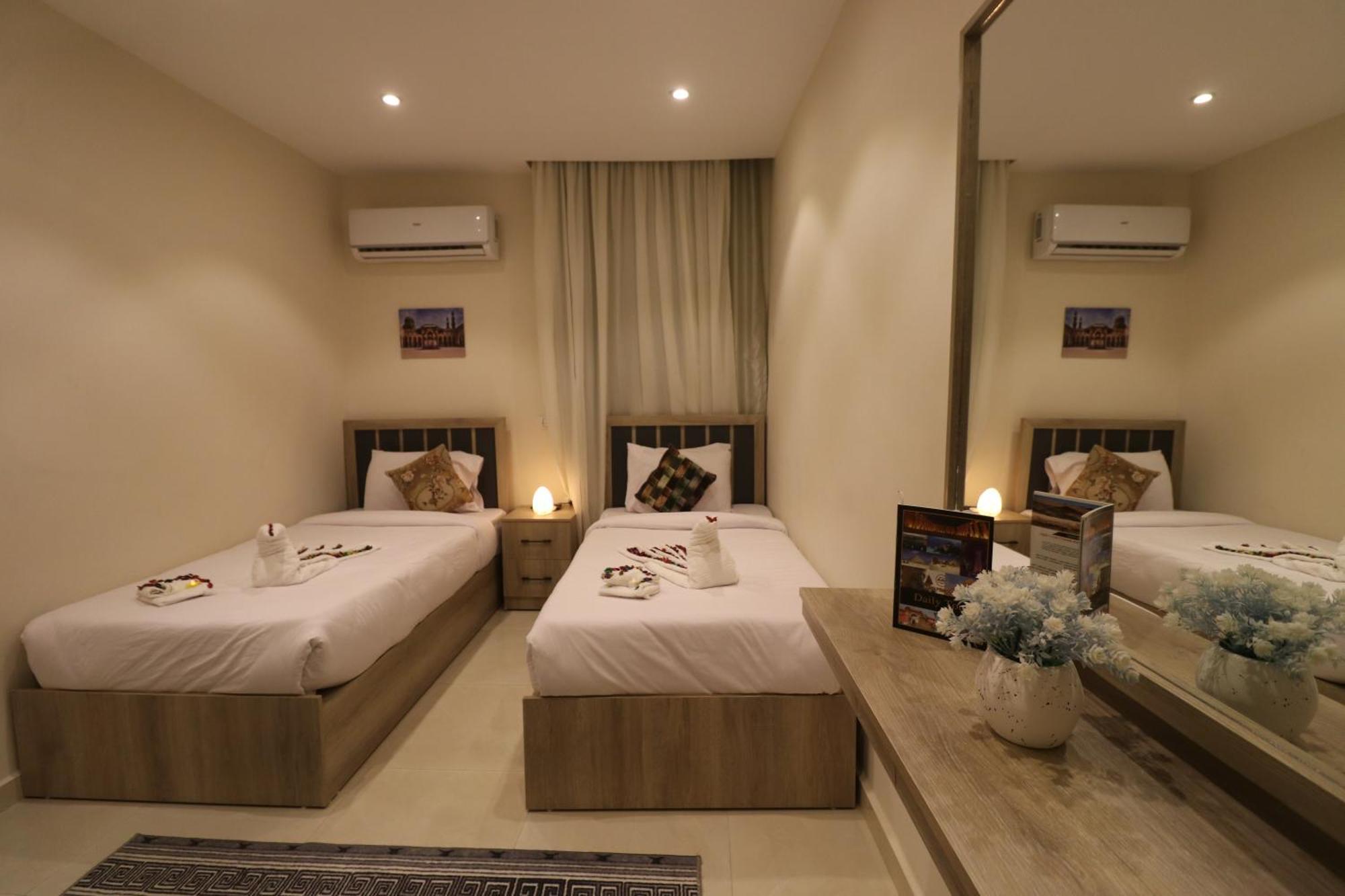 Loca Pyramids View 3*