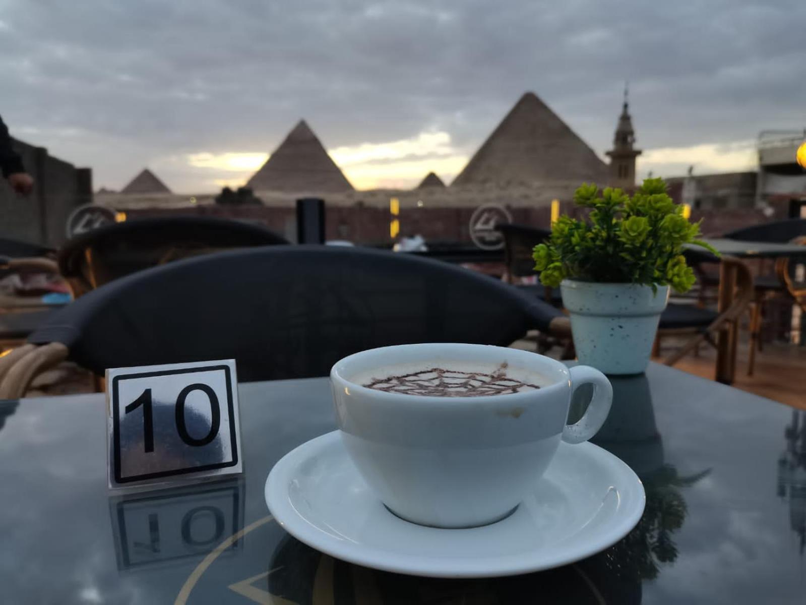 Loca Pyramids View Hotel 3*